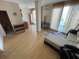 Недорогая квартира в Болгарии в жилом комплексе квартир Амадеус